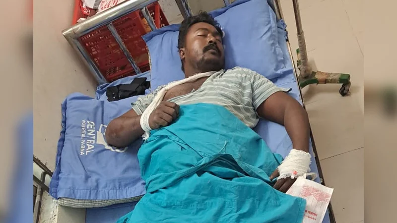 পাবনায় ছাত্রদলের হামলায় যুবদলের তিন নেতা আহত